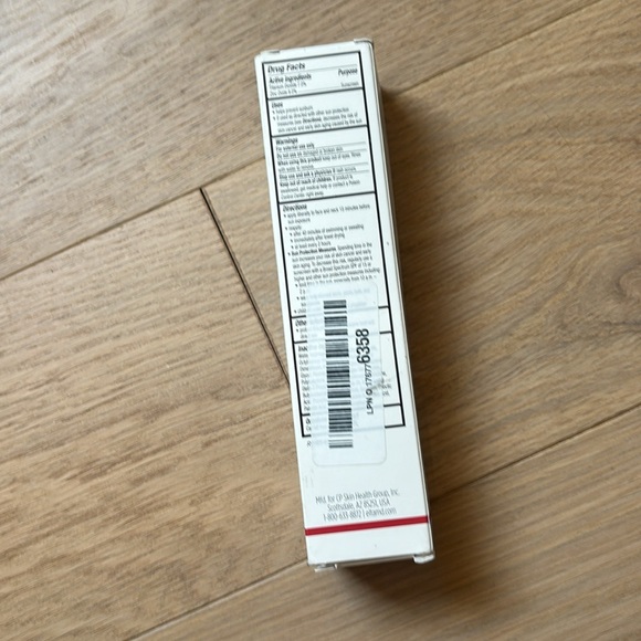 EltaMD UV Physical Broad Spectrum SPF 41 Tinted Sunscreen 3 Oz Exp 8/26 - Picture 3 of 4